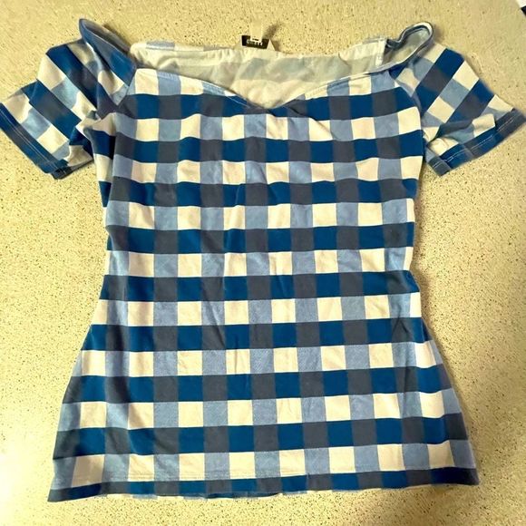 Guess Tops - GUESS checkered open back, peep back shirt